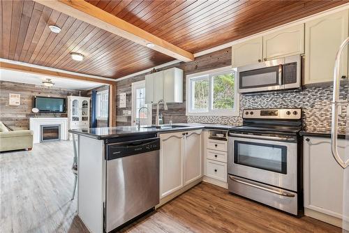12 Fredrick Avenue, Tiny, ON - Indoor Photo Showing Kitchen With Upgraded Kitchen