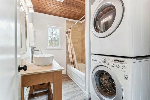 12 Fredrick Avenue, Tiny, ON - Indoor Photo Showing Laundry Room