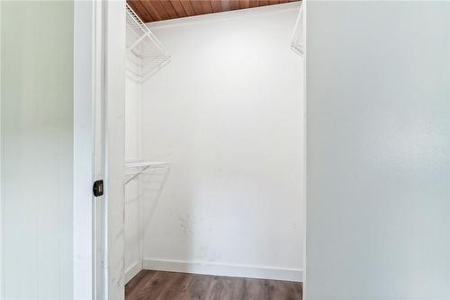 12 Fredrick Avenue, Tiny, ON - Indoor Photo Showing Other Room