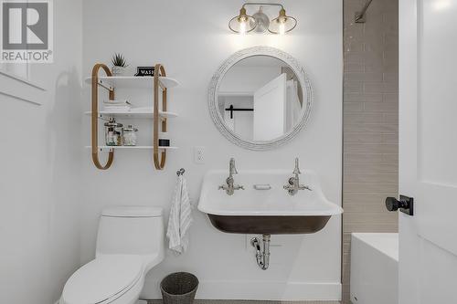 5670 Mountainside Court, Kelowna, BC - Indoor Photo Showing Bathroom