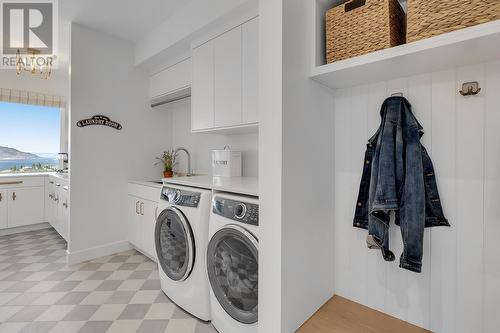 5670 Mountainside Court, Kelowna, BC - Indoor Photo Showing Laundry Room