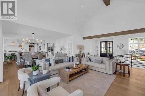 5670 Mountainside Court, Kelowna, BC - Indoor Photo Showing Living Room