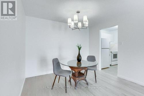 #203 -737 Deveron Cres, London, ON - Indoor Photo Showing Dining Room