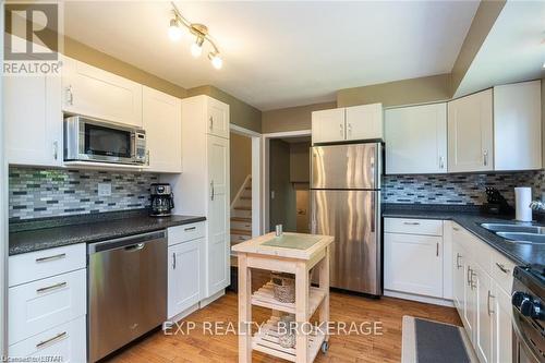 1302 Fuller St, London, ON - Indoor Photo Showing Kitchen With Double Sink