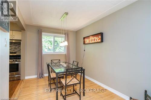 1302 Fuller Street, London, ON - Indoor Photo Showing Dining Room