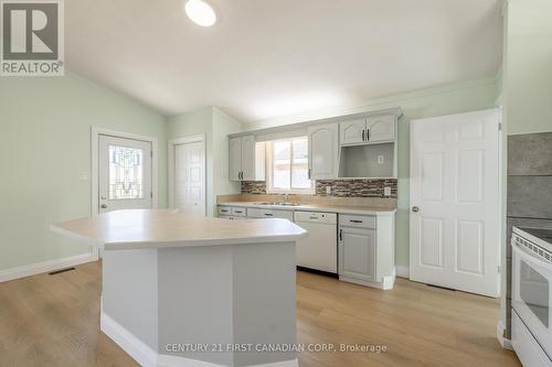 12 Neal Ave, St. Thomas, ON - Indoor Photo Showing Kitchen