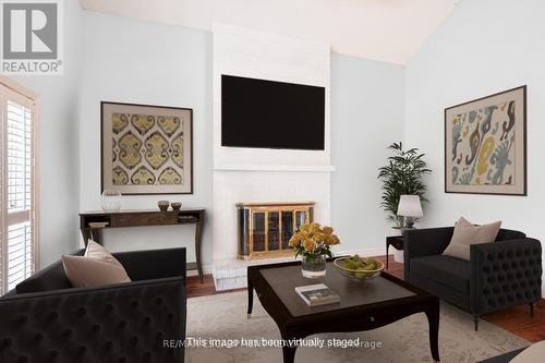 2130 Donald Road, Burlington, ON - Indoor Photo Showing Living Room