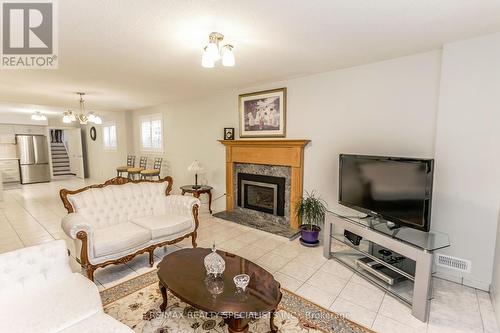 4190 Bishopstoke Lane, Mississauga, ON - Indoor Photo Showing Living Room With Fireplace