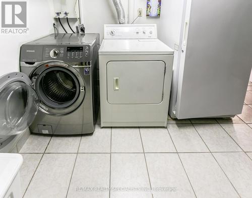 4190 Bishopstoke Lane, Mississauga, ON - Indoor Photo Showing Laundry Room
