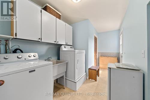 28 Olive Street, Belleville, ON - Indoor Photo Showing Laundry Room