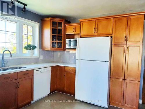 352 Bridge Street W, Belleville, ON - Indoor Photo Showing Kitchen With Double Sink