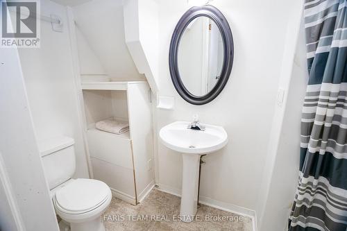 117 Colborne Street W, Orillia, ON - Indoor Photo Showing Bathroom