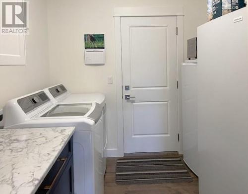 1026 10Th Avenue, Vernon, BC - Indoor Photo Showing Laundry Room