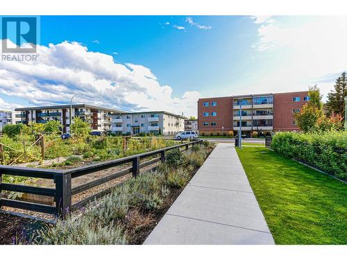 555 Rowcliffe Avenue Unit# 202, Kelowna, BC - Outdoor