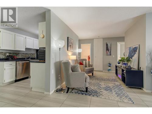 555 Rowcliffe Avenue Unit# 202, Kelowna, BC - Indoor Photo Showing Other Room