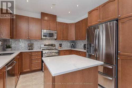 4220 Cole Cres, Burlington, ON - Indoor Photo Showing Kitchen With Double Sink