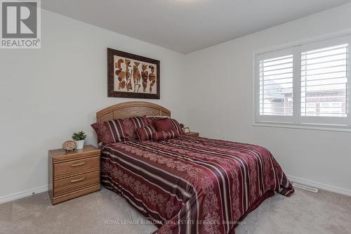 4220 Cole Cres, Burlington, ON - Indoor Photo Showing Bedroom
