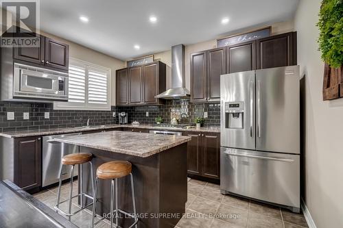 58 Hardgate Cres, Brampton, ON - Indoor Photo Showing Kitchen With Upgraded Kitchen