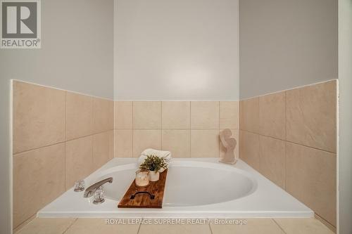 58 Hardgate Cres, Brampton, ON - Indoor Photo Showing Bathroom