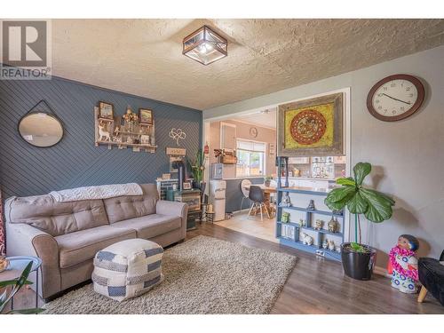 625 Douglas Street, Prince George, BC - Indoor Photo Showing Living Room