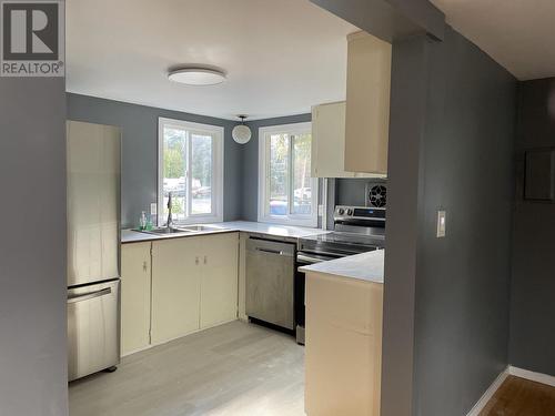 2320 Royal Crescent, Prince George, BC - Indoor Photo Showing Kitchen With Double Sink