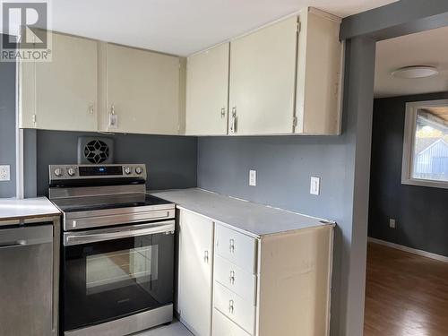 2320 Royal Crescent, Prince George, BC - Indoor Photo Showing Kitchen