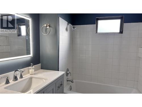 2320 Royal Crescent, Prince George, BC - Indoor Photo Showing Bathroom