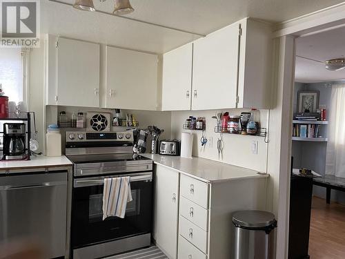 2320 Royal Crescent, Prince George, BC - Indoor Photo Showing Kitchen