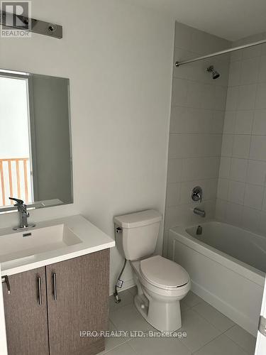 793 Heathrow Path, Oshawa, ON - Indoor Photo Showing Bathroom
