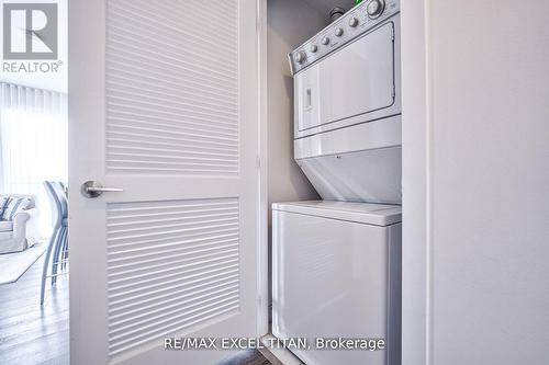 #312 -271 Sea Ray Ave, Innisfil, ON - Indoor Photo Showing Laundry Room