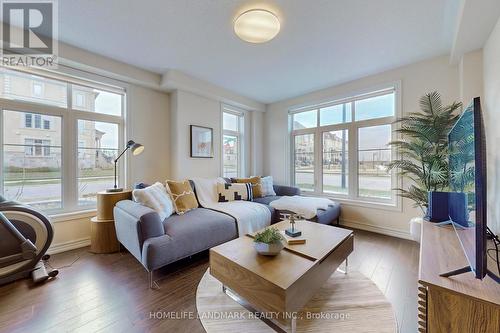 60 Grand Trunk Ave, Vaughan, ON - Indoor Photo Showing Living Room
