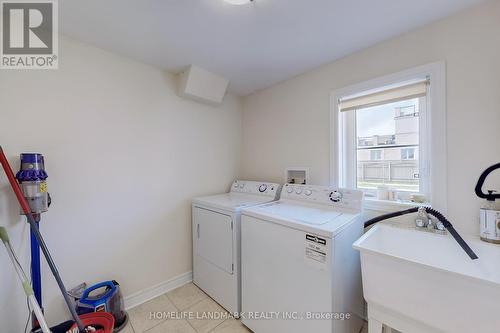 60 Grand Trunk Ave, Vaughan, ON - Indoor Photo Showing Laundry Room