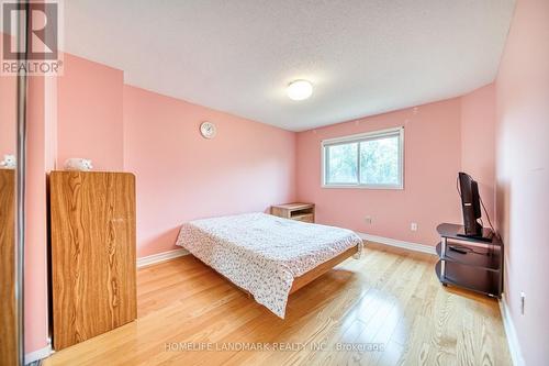 5146 Nishga Crt, Mississauga, ON - Indoor Photo Showing Bedroom