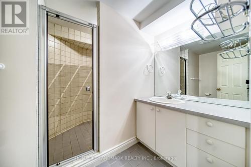 5146 Nishga Crt, Mississauga, ON - Indoor Photo Showing Bathroom