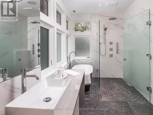 #+ Coach -135 Crescent Rd, Toronto, ON - Indoor Photo Showing Bathroom