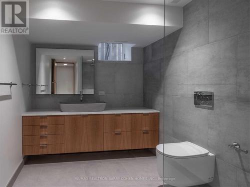 #+ Coach -135 Crescent Rd, Toronto, ON - Indoor Photo Showing Bathroom