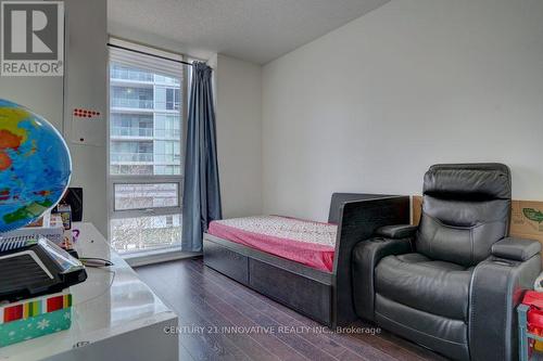 #219 -66 Forest Manor Rd, Toronto, ON - Indoor Photo Showing Bedroom