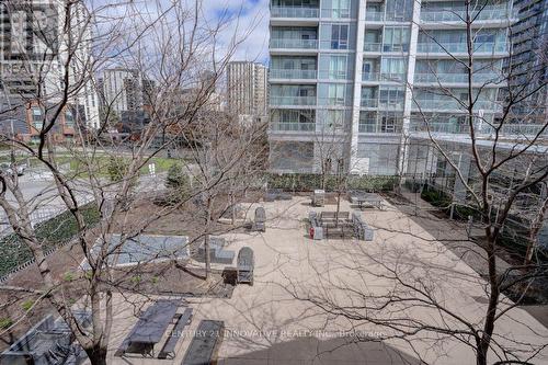 219 - 66 Forest Manor Road, Toronto, ON - Outdoor