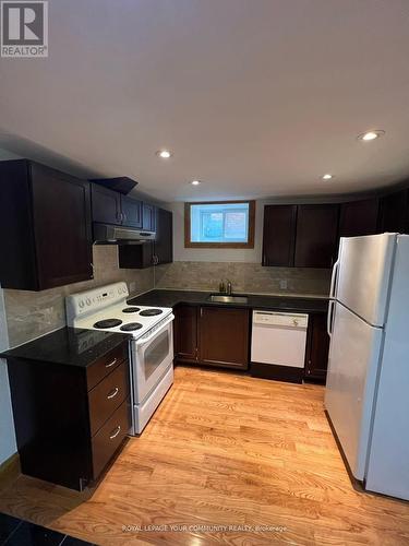 #Lower -179 St Clair Ave E, Toronto, ON - Indoor Photo Showing Kitchen