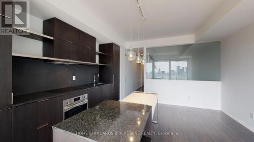 1610 - 197 Yonge Street, Toronto, ON - Indoor Photo Showing Kitchen