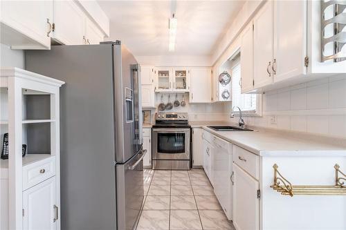 2130 Donald Road, Burlington, ON - Indoor Photo Showing Kitchen