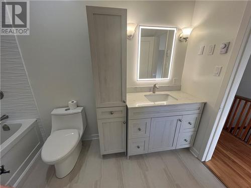 412 Augustus Street, Cornwall, ON - Indoor Photo Showing Bathroom