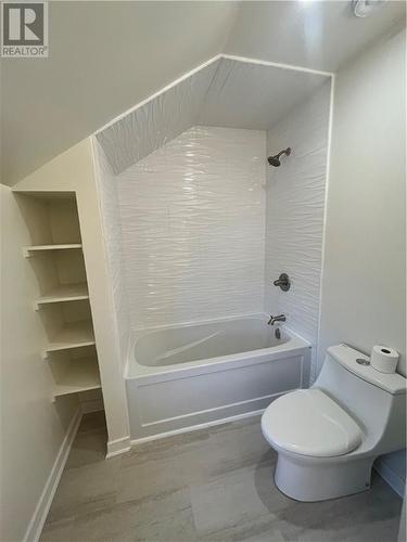 412 Augustus Street, Cornwall, ON - Indoor Photo Showing Bathroom