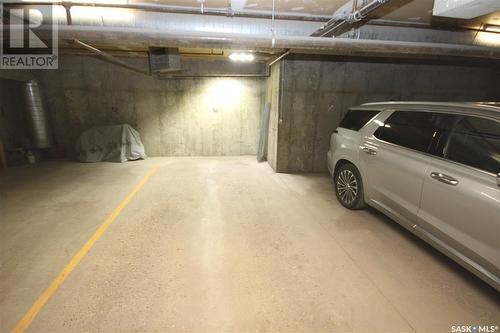 304 2275 Mcintyre Street, Regina, SK - Indoor Photo Showing Garage