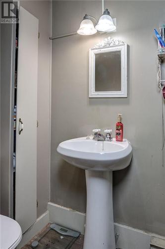 348 Elm, Sudbury, ON - Indoor Photo Showing Bathroom
