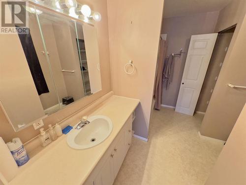 3219 River Road, Keremeos, BC - Indoor Photo Showing Bathroom