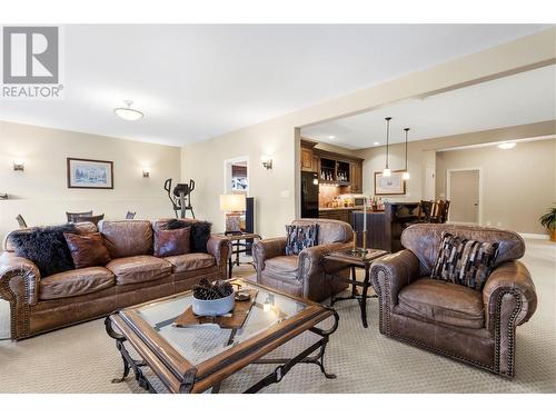 2728 Valleyview Drive, Blind Bay, BC - Indoor Photo Showing Living Room
