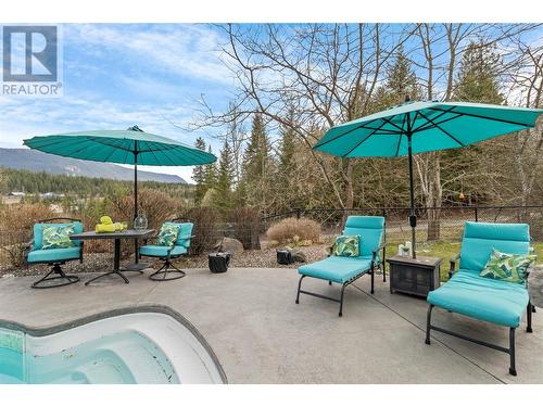 2728 Valleyview Drive, Blind Bay, BC - Outdoor