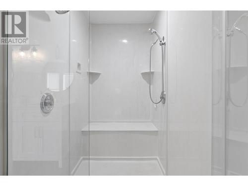 704 Moss Street, Revelstoke, BC - Indoor Photo Showing Bathroom