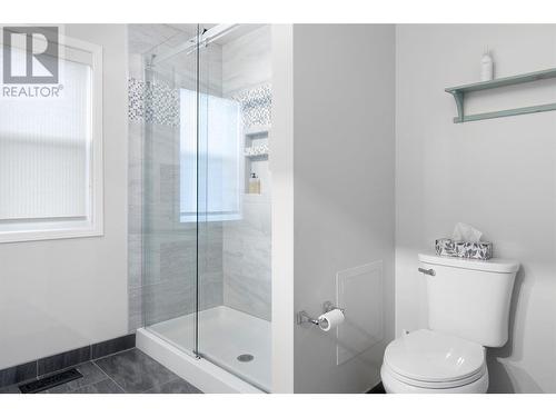 704 Moss Street, Revelstoke, BC - Indoor Photo Showing Bathroom